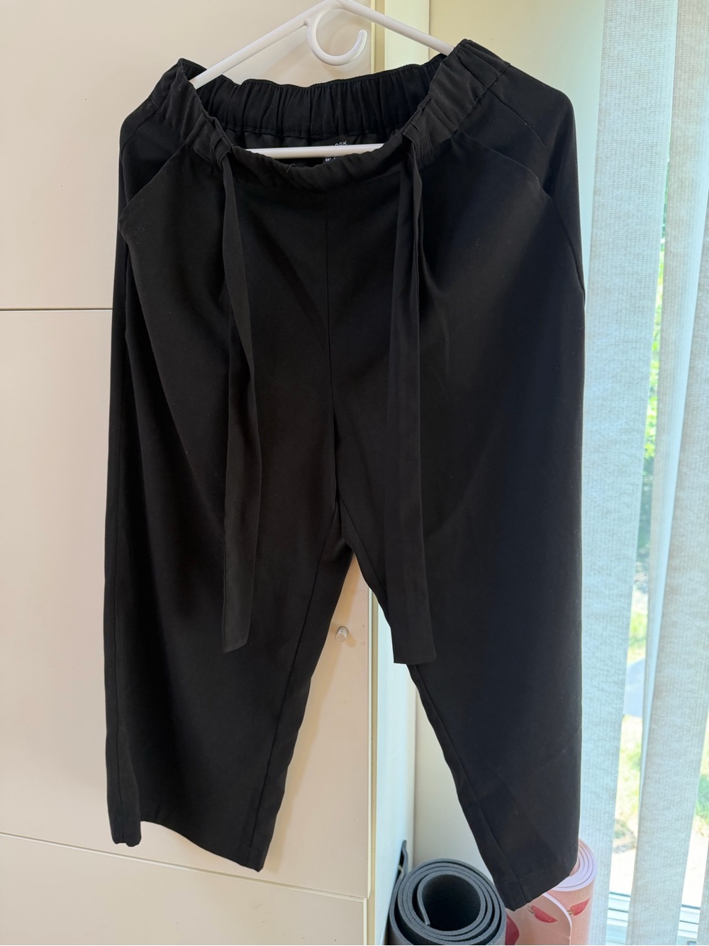 New Look Black Elastic Waist Cropped Trousers